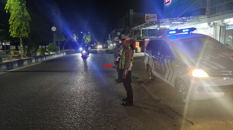 Saat Rotator Menyala, Sampit Terjaga: Satlantas Polres Kotim Intensifkan Blue Light Patrol