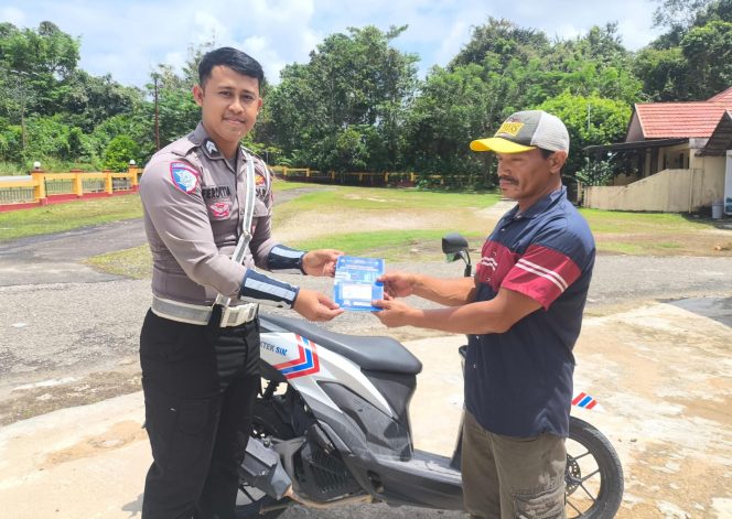 
					Polantas Menyapa Jadi Jembatan Komunikasi Polisi dan Masyarakat Melalui Pelayanan SIM Polres Murung Raya