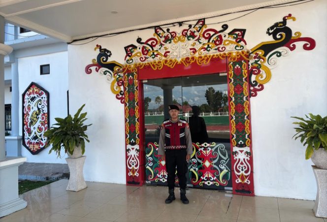 
					Patroli Siang, Satsamapta Polres Murung Raya Sambangi Kantor Bupati