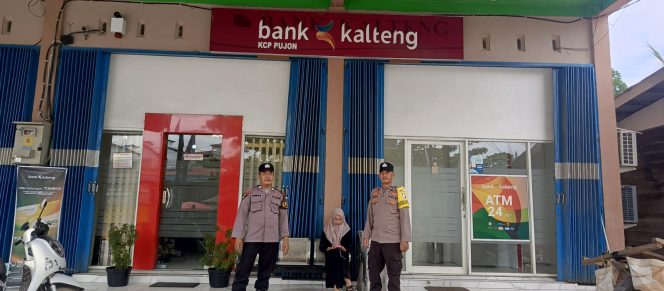 
					Patroli objek vital ke bank BPD Rutin dilakukan Personil Polsek Kapuas tengah.