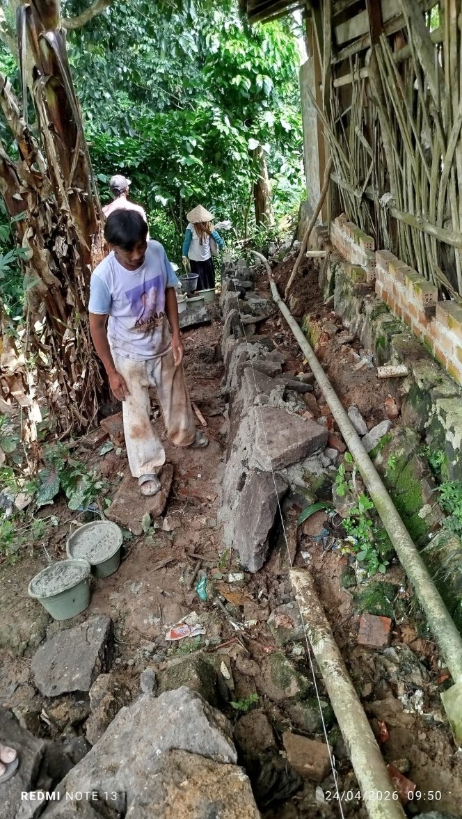 
					Wujudkan Kepedulian Lingkungan, PAC LDII Gunung Labuhan Way Kanan Gelar Aksi Gotong Royong