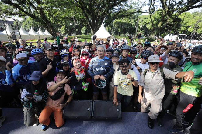 
					Ratusan Sepeda Padati Bandung On Bike, Farhan: Budaya Gowes Masih Kuat