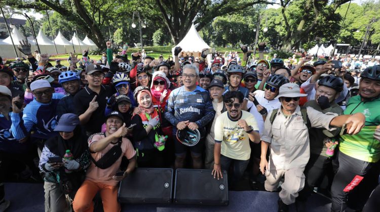 Ratusan Sepeda Padati Bandung On Bike, Farhan: Budaya Gowes Masih Kuat