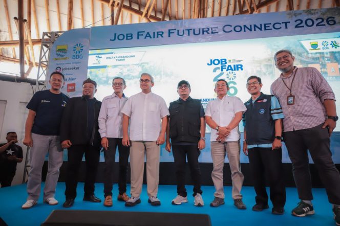 
					Status Kota Terbuka Picu Lonjakan Pencari Kerja di Bandung