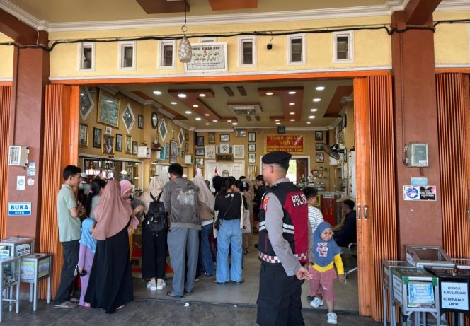 
					Ciptakan Situasi Kondusif, Satsamapta Polres Murung Raya Patroli Di Toko Emas