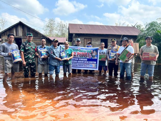 
					Forkopimcam Cempaga Hulu Salurkan Bantuan CSR PT BGA Grup untuk Korban Banjir Desa Sei. Ubar Mandiri