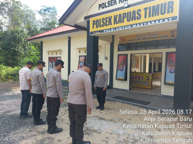 
					Apel Pagi Polsek Kapuas Timur Arahkan Personil Maksimalkan Pelayanan Kepada Masyarakat