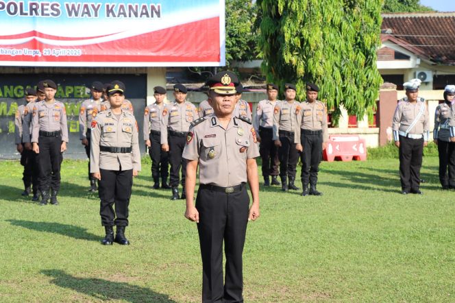 
					Kapolres Way Kanan Pimpin Upacara Kenaikan Pangkat Pengabdian AKP J.T.H Sitompul
