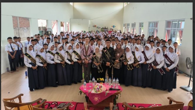 
					Gelar Literasi “Gangsa Cendekia” SMP Negeri 1 Maos Perkuat Budaya Literasi dan Jejaring Kolaborasi