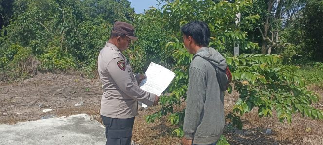 
					Personel Polsek Basarang Himbau Maklumat Polda Kalteng Dengan Warga Di Wilayah Hukumnya