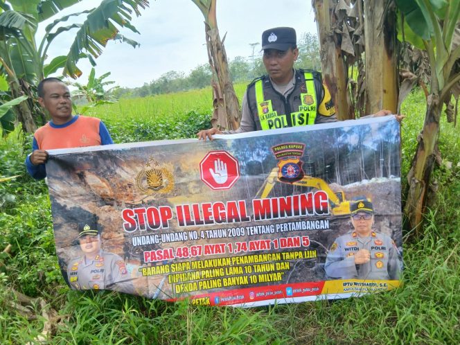 
					PERSONEL POLSEK PULAU PETAK LAKSANAKAN SOSIALISASI ILEGAL MINING KE MASYARAKAT GUNA PENCEGAHAN TAMBANG LIAR DI WILAYAH KECAMATAN PULAU PETAK