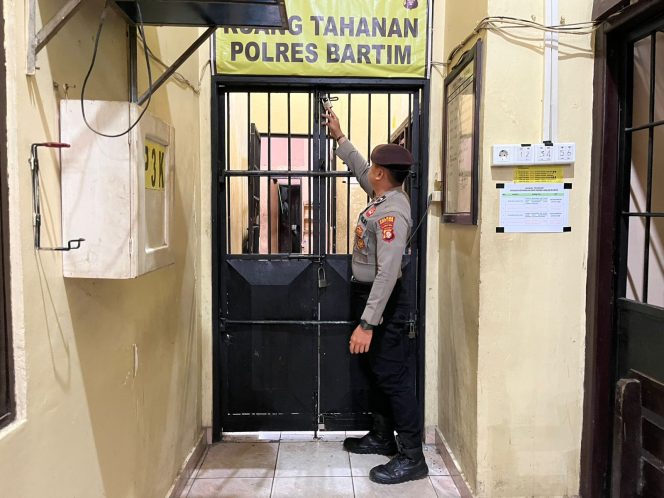 
					**Piket Jaga Tahanan Satsamapta Polres Bartim: Pengawasan Ketat, Situasi Rutan Tetap Aman dan Kondusif**