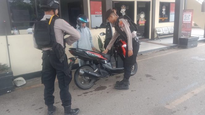 
					**Sterilisasi Kendaraan di Mako Polres Bartim, Satsamapta Perketat Pengamanan Cegah Ancaman**