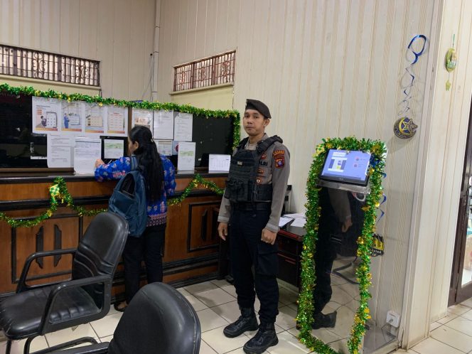 
					**Sat Samapta Polres Bartim Perketat Pengamanan Bank Kalteng Ampah, Aktivitas Nasabah Dipantau Ketat**