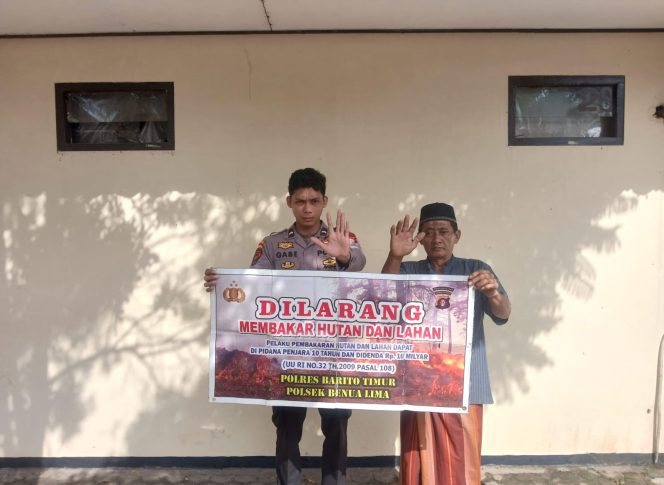 
					**Polsek Benua Lima Sosialisasikan Larangan Karhutla dan Bentangkan Spanduk Stop Pembakaran Hutan**