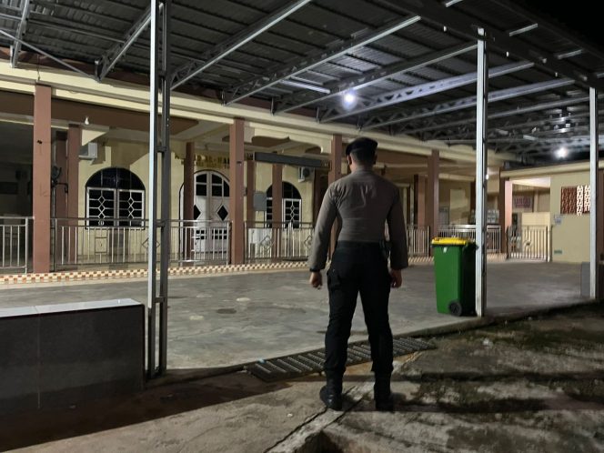 
					Satsamapta Polres Bartim Patroli Mako Sasar Masjid Al-Harist