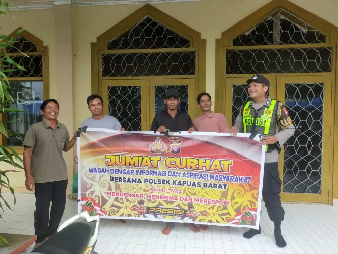 
					Program Jum’at Curhat, Polsek Kapuas Barat Ajak Masyarakat Untuk Menyampaikan Keluhan Dan Aspirasi