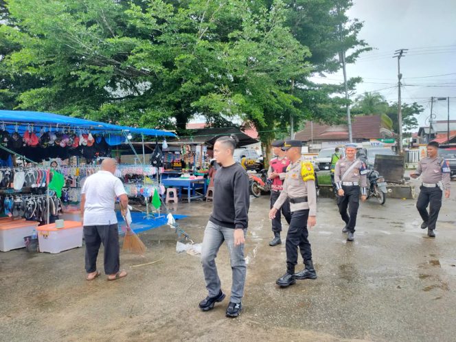 
					Wujud Negara Hadir, Polres Gunung Mas Berikan Rasa Aman di Pusat Ekonomi Warga