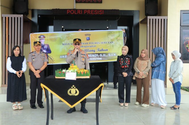 
					SYUKURAN TAMBAH USIA, KAPOLRES SERUYAN PESAN JAGA KEKOMPAKAN DAN SOLIDITAS
