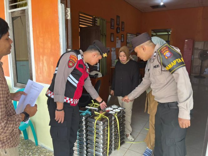 
					POLRES SERUYAN AMANKAN PENDISTRIBUSIAN MBG DI POSYANDU DESA SUNGAI UNDANG