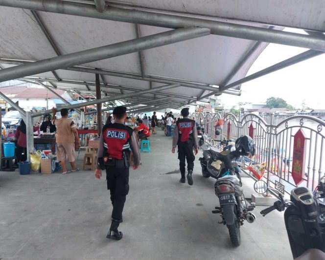 
					Personel Sat Samapta Polres Sukamara Jaga Keamanan Area Pelabuhan