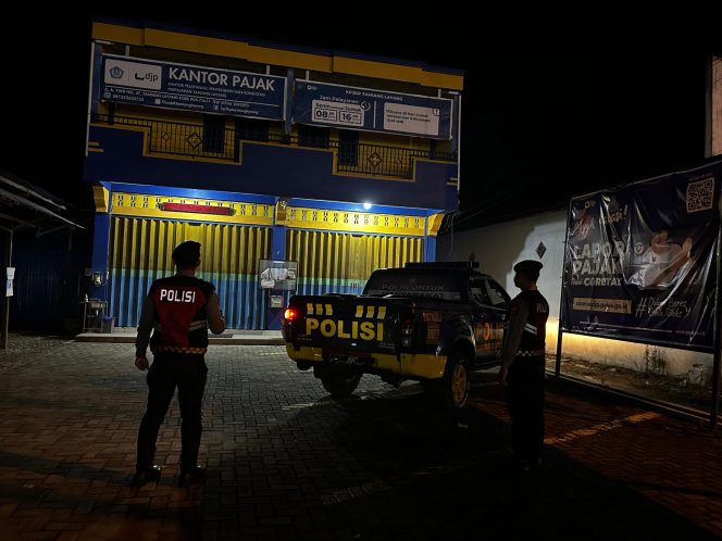 
					Patroli Dini Hari, Satsamapta Bartim Amankan Kantor KP2KP