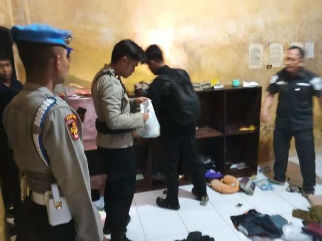 
					Polres Kobar Gelar Pengecekan dan Penggeledahan Rutan, Pastikan Keamanan Tahanan Terjaga