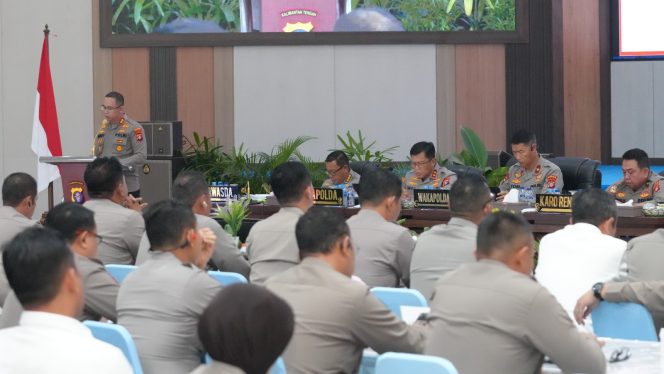 
					KAPOLRES SERUYAN PAPARKAN ANEV SITKAMTIBMAS DI GELAR OPERASIONAL TRIWULAN I POLDA KALTENG