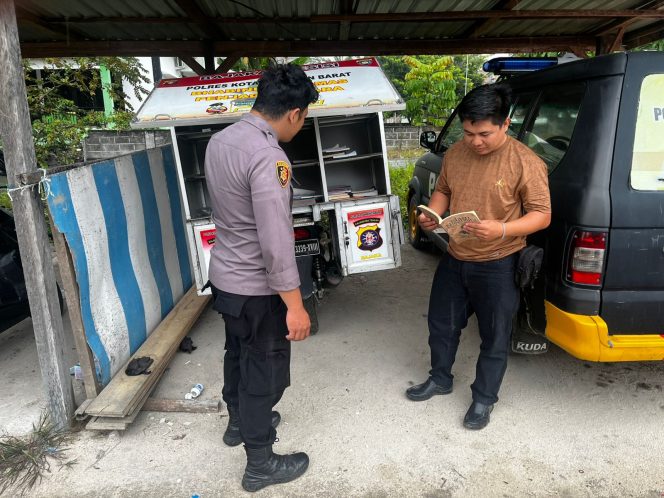 
					Bhabinkamtibmas Kotawaringin Lama Hadirkan Motor Bajaka Presisi, Bawa Literasi ke Tengah Para Warga