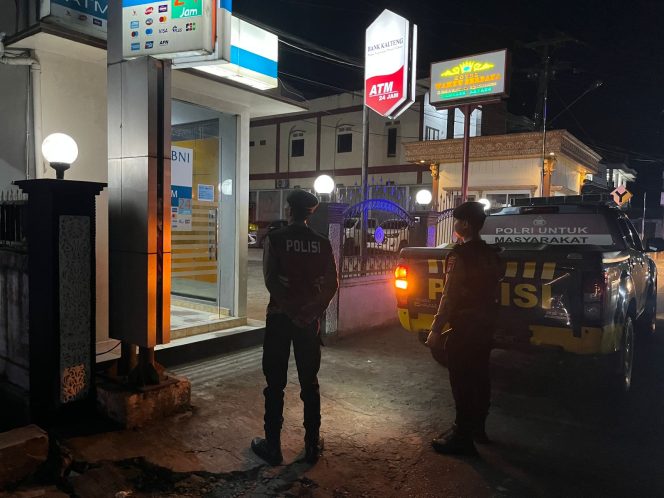 
					Satsamapta Polres Bartim Laksanakan Patroli Malam di ATM BNI, Pastikan Keamanan Nasabah
