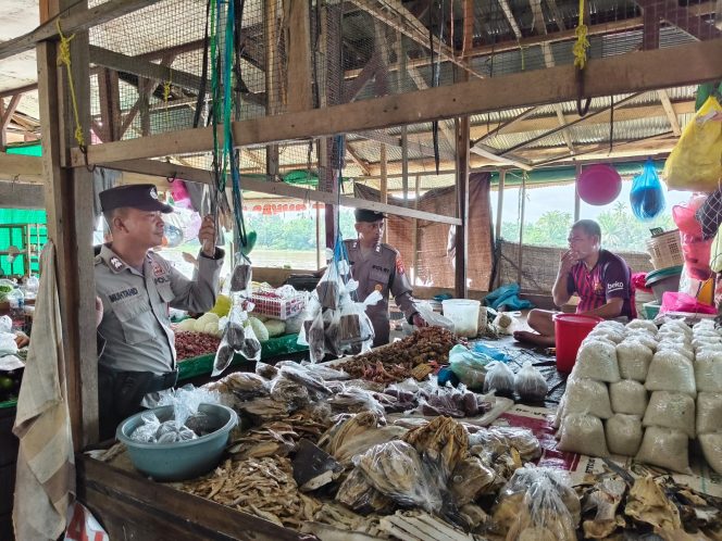 
					POLSEK HANAU GELAR KRYD DAN PATROLI DIALOGIS, PANTAU PASAR, MEGA MART, HINGGA TERMINAL