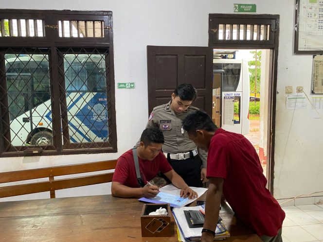 
					SATLANTAS POLRES SERUYAN GELAR PELAYANAN SIM KELILING DI PT. BAP KEBUN LENGGANA SELONOK