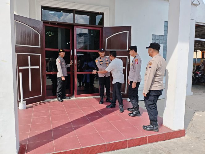 
					POLRES SERUYAN GELAR APEL SIAGA ON CALL, PATROLI GEREJA, PASAR, DAN JALUR KOTA