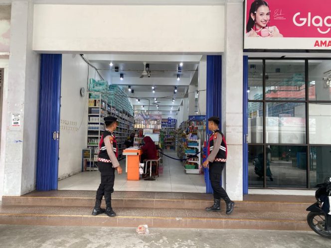 
					Hadir di Tengah Aktivitas Warga, Polisi Berikan Rasa Aman