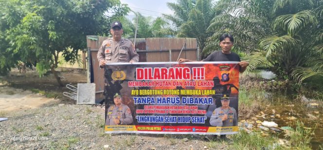 
					DALAM UPAYA PENCEGAHAN KEBARAN HUTAN DAN LAHAN, PERSONEL POLSEK PULAU PETAK SOSIALISASIKAN SANKSI PIDANA PELAKU KARHUTLA KE MASYARAKAT KECAMATAN PULAU PETAK   