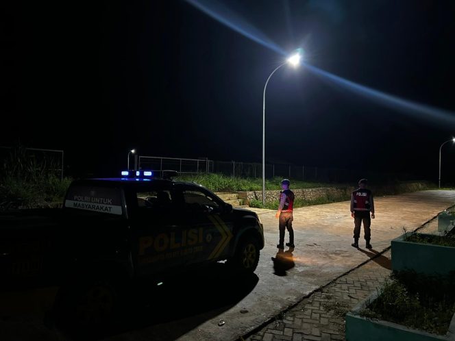 
					Patroli Lapangan Sepak Bola, Polisi Cegah Gangguan Kamtibmas Dini Hari
