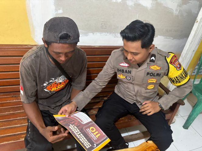 
					Sosialisasi Layanan 110, Bhabinkamtibmas Pastikan Warga Tahu Cara  Hubungi Polisi