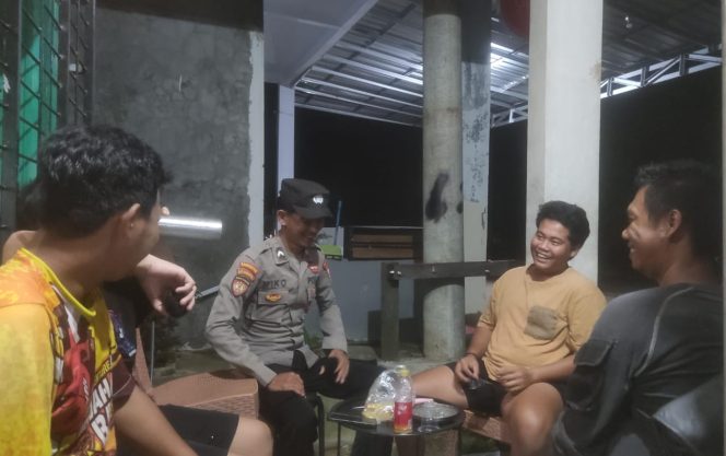 
					Hadirkan Rasa Aman di Tengah Malam, Personel Polsek Manuhing Siaga di Kawasan Pemukiman