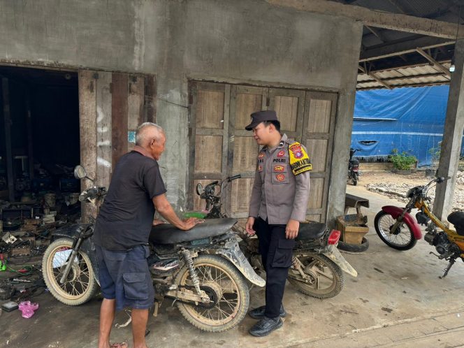 
					**Cegah Curanmor dan Jaga Kamtibmas, Bhabinkamtibmas Desa Ipu Mea Intensifkan Sambang Warga**