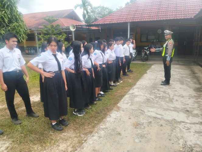 
					**“Polantas Menyapa” di SMAN 1 Tamiang Layang, Satlantas Polres Bartim Tanamkan Disiplin Lalu Lintas Sejak Dini**