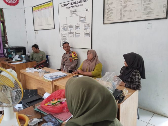 
					**Jalin Kedekatan dengan Warga, Bhabinkamtibmas Desa Jango Aktif Sambang Kamtibmas Ciptakan Lingkungan Aman**