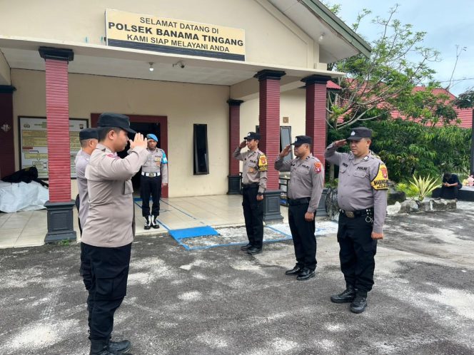 
					Jaga Keamanan Wilayah, Polsek Banama Tingang Laksanakan Serah Terima Piket Penjagaan Mako