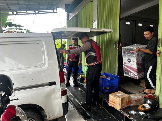 
					**Sambangi SPX Express, Tim Patroli Presisi Sosialisasikan Layanan Darurat 110 kepada Pegawai**