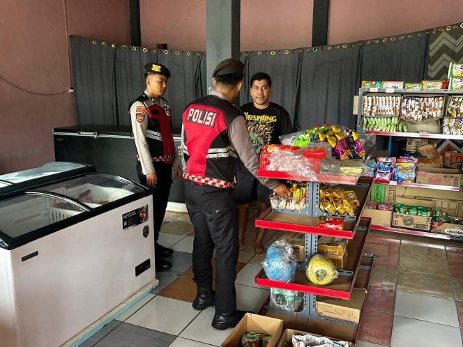 
					**Sambangi Toko MR Jaya, Tim Patroli Presisi Lakukan Observasi Cegah Gangguan Kamtibmas**