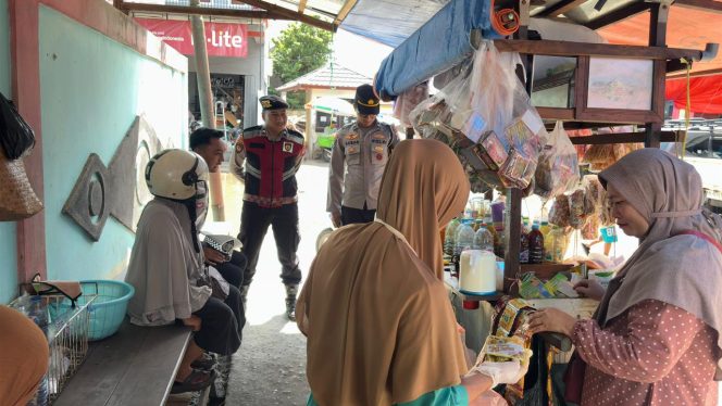 
					PATROLI DIALOGIS PRESISI POLRES SERUYAN SAMBANG PASAR SAIK, SOSIALISASIKAN CALL CENTER 110