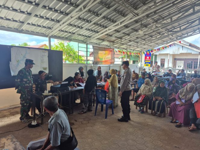 
					284 WARGA SEMBULUH II TERIMA KARTU HUMA BETANG, POLSEK DANAU SEMBULUH SIAGA AMANKAN PENYALURAN