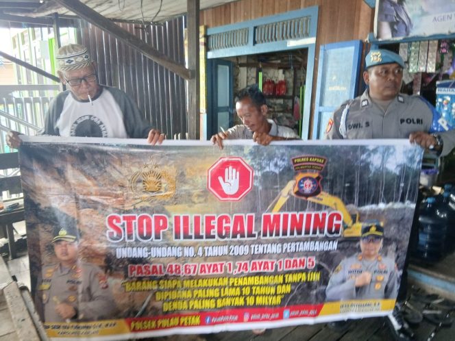 
					PERSONEL POLSEK PULAU PETAK LAKSANAKAN SOSIALISASI ILEGAL MINING KE MASYARAKAT GUNA PENCEGAHAN TAMBANG LIAR DI WILAYAH KECAMATAN PULAU PETAK