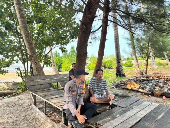 
					Serap Aspirasi Kamtibmas, Personel Polsek Pantai Lunci Jalin Silaturahmi dengan Tokoh Masyarakat