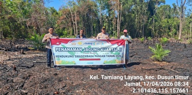 
					**“Polri Hadir untuk Ketahanan Pangan, Personel Polsek Dusun Timur Gotong Royong Tanam Jagung Bersama Warga”**