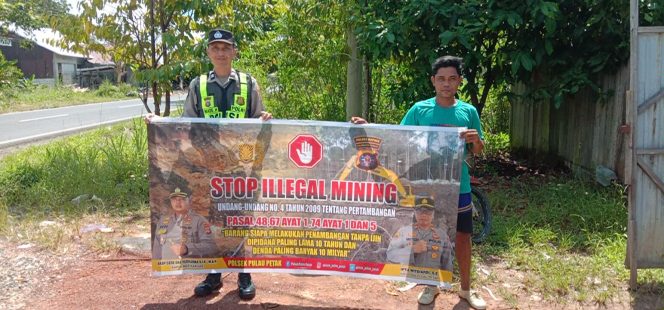 
					PERSONEL POLSEK PULAU PETAK LAKSANAKAN SOSIALISASI ILEGAL MINING KE MASYARAKAT GUNA PENCEGAHAN TAMBANG LIAR DI WILAYAH KECAMATAN PULAU PETAK
